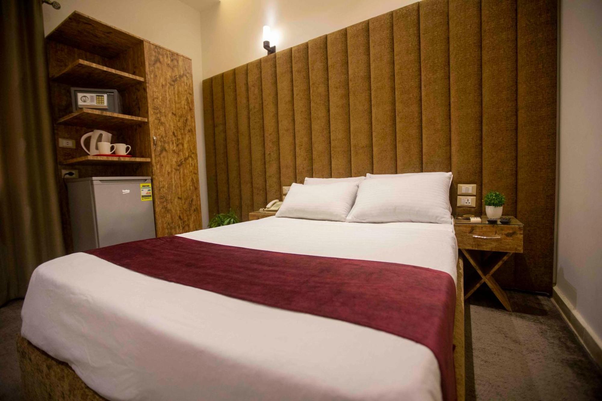 B&G Vlncia Hotel Dontown Il Il Cairo Esterno foto